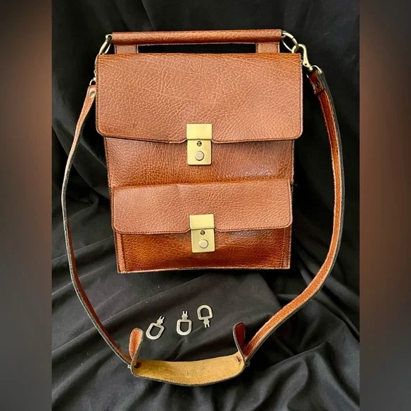 Vintage 70’s Pebbled Leather w Locking Brass Hardware OG Keys Briefcase Mailbag - Picture 3 of 17